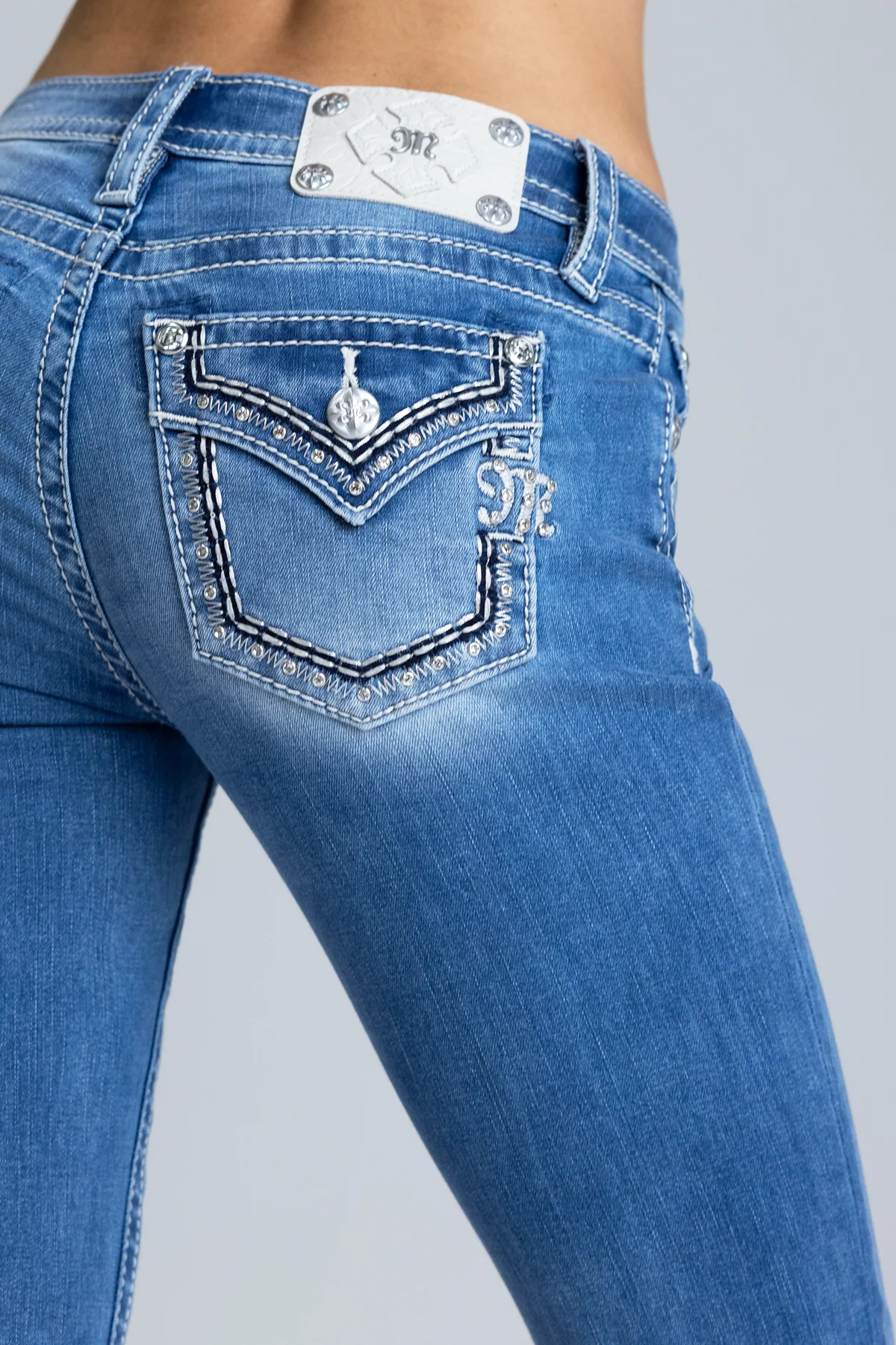 Araiza Stitched Bootcut Jeans - Image 3