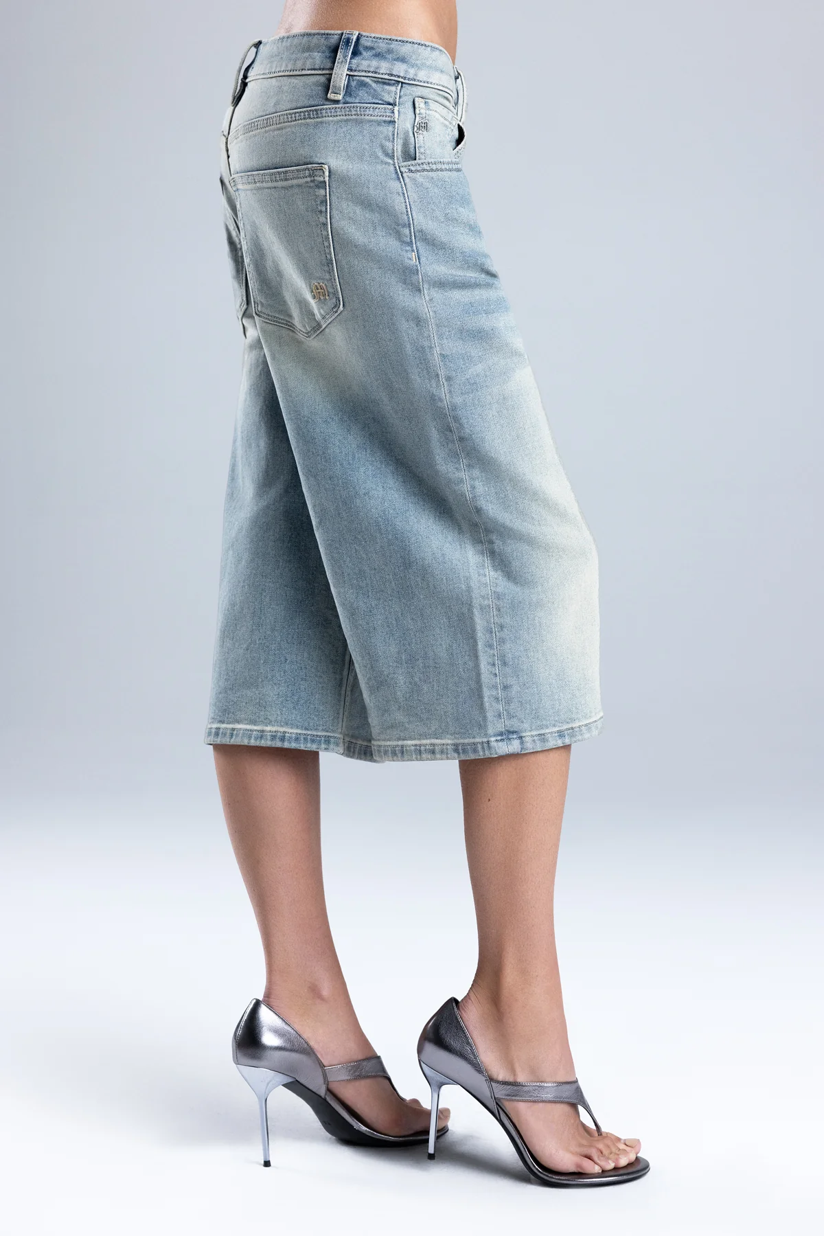 Brynn Baggy Jorts - Image 3