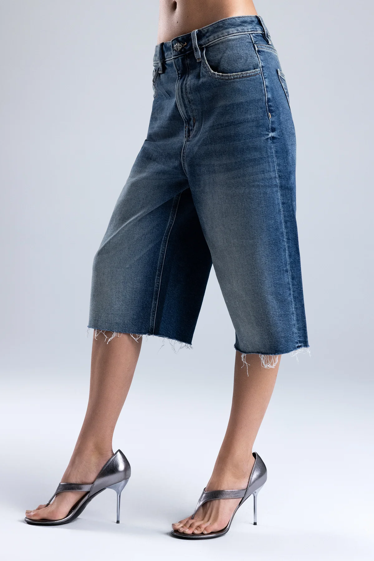 Brynn Baggy Jorts - Image 7