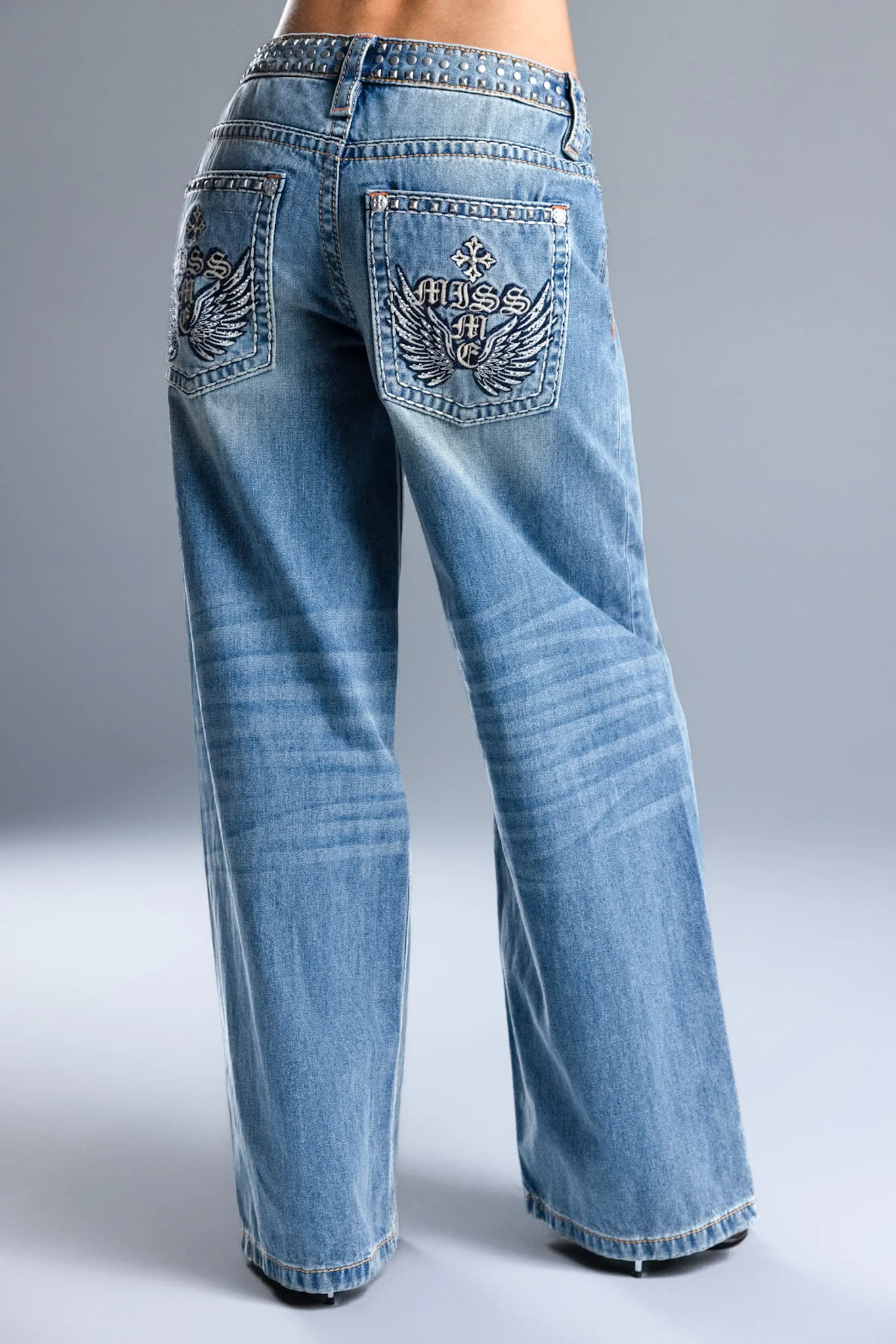 Featured Women's Clothing