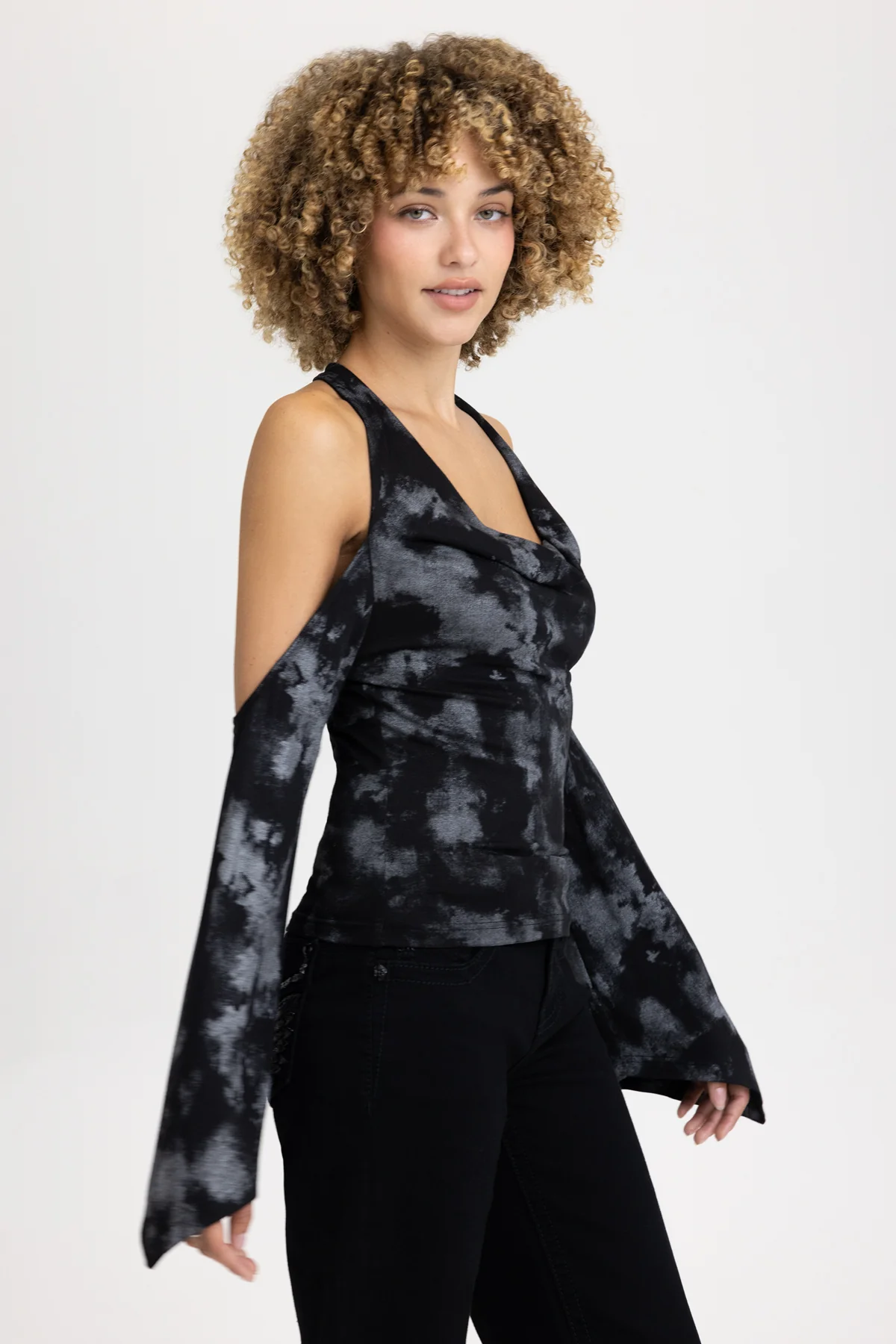 Dextra Sleeved Halter Top - Image 8