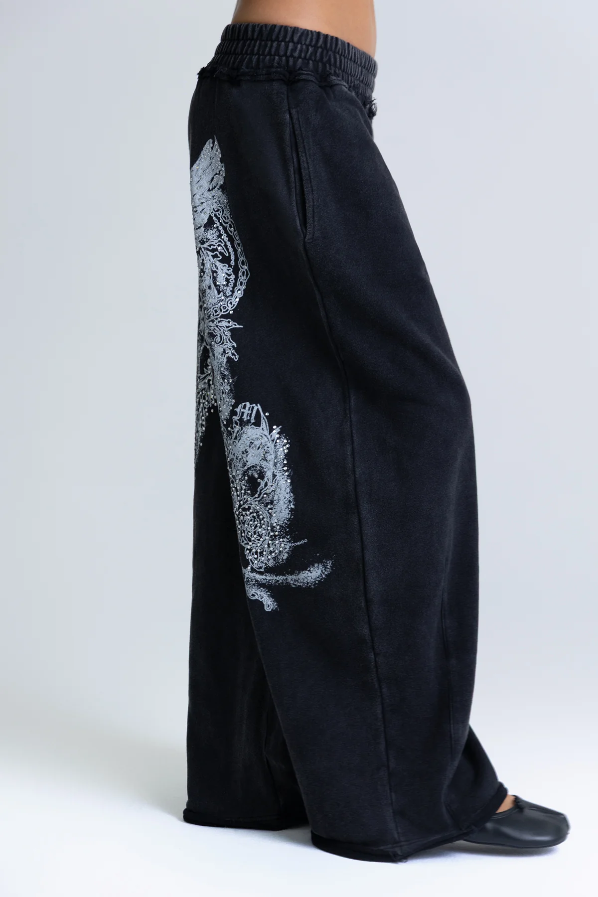 First Class Sweatpants - Image 12