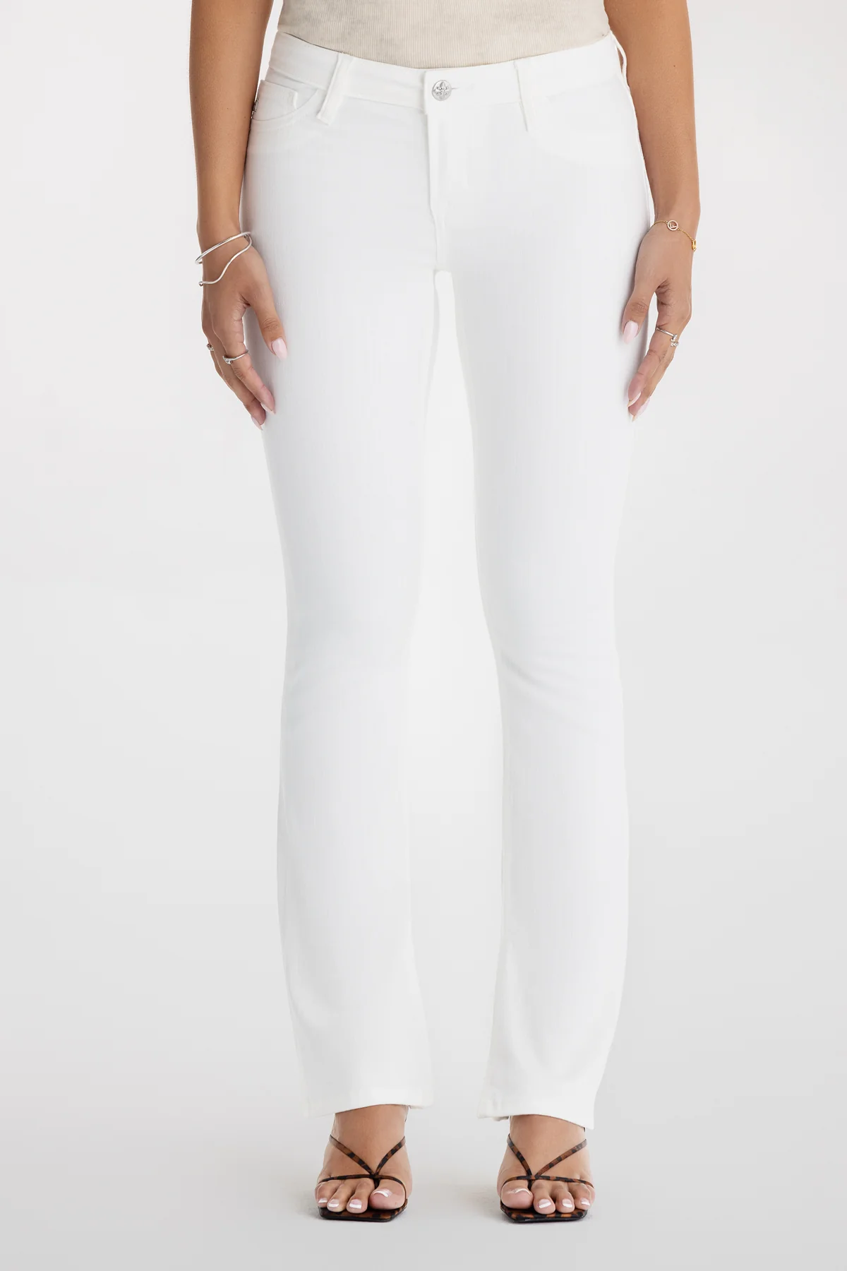 Lilia Bootcut Jeans - Image 3