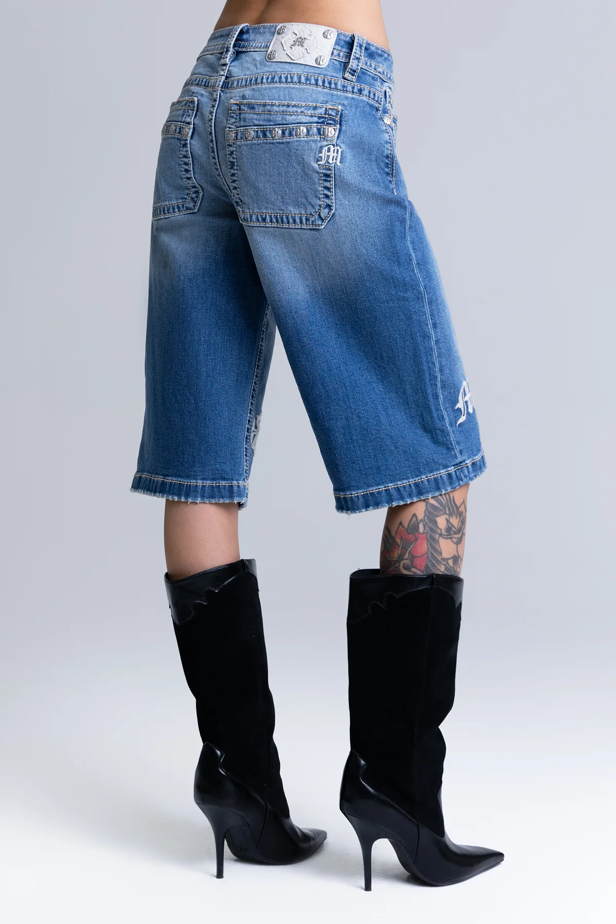 London Low Rise Jorts - Image 4