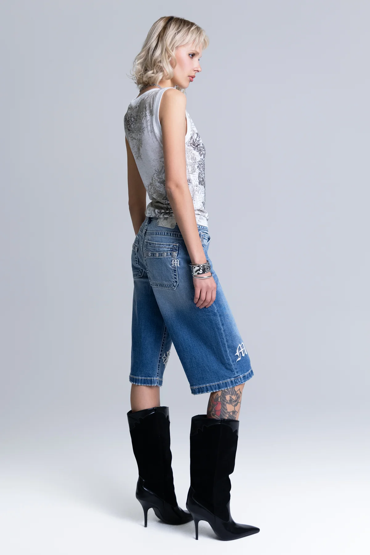 London Low Rise Jorts - Image 9